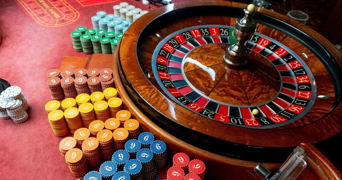 Vergleich: Wie schlagen sich neue Online Casinos gegen etablierte Anbieter?