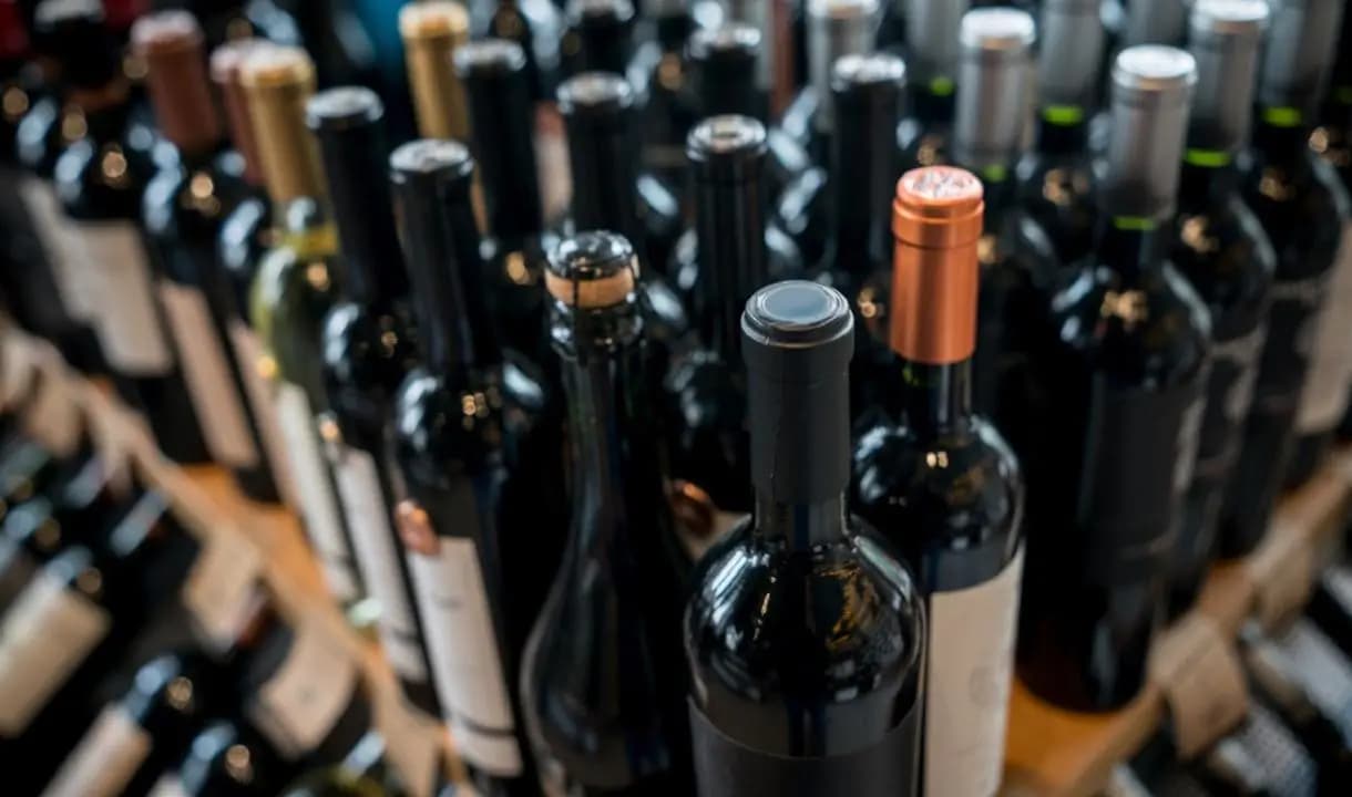 Schlürfen und Genießen: Entdecken Sie Globale Blumensträuße im International Vine Emporium