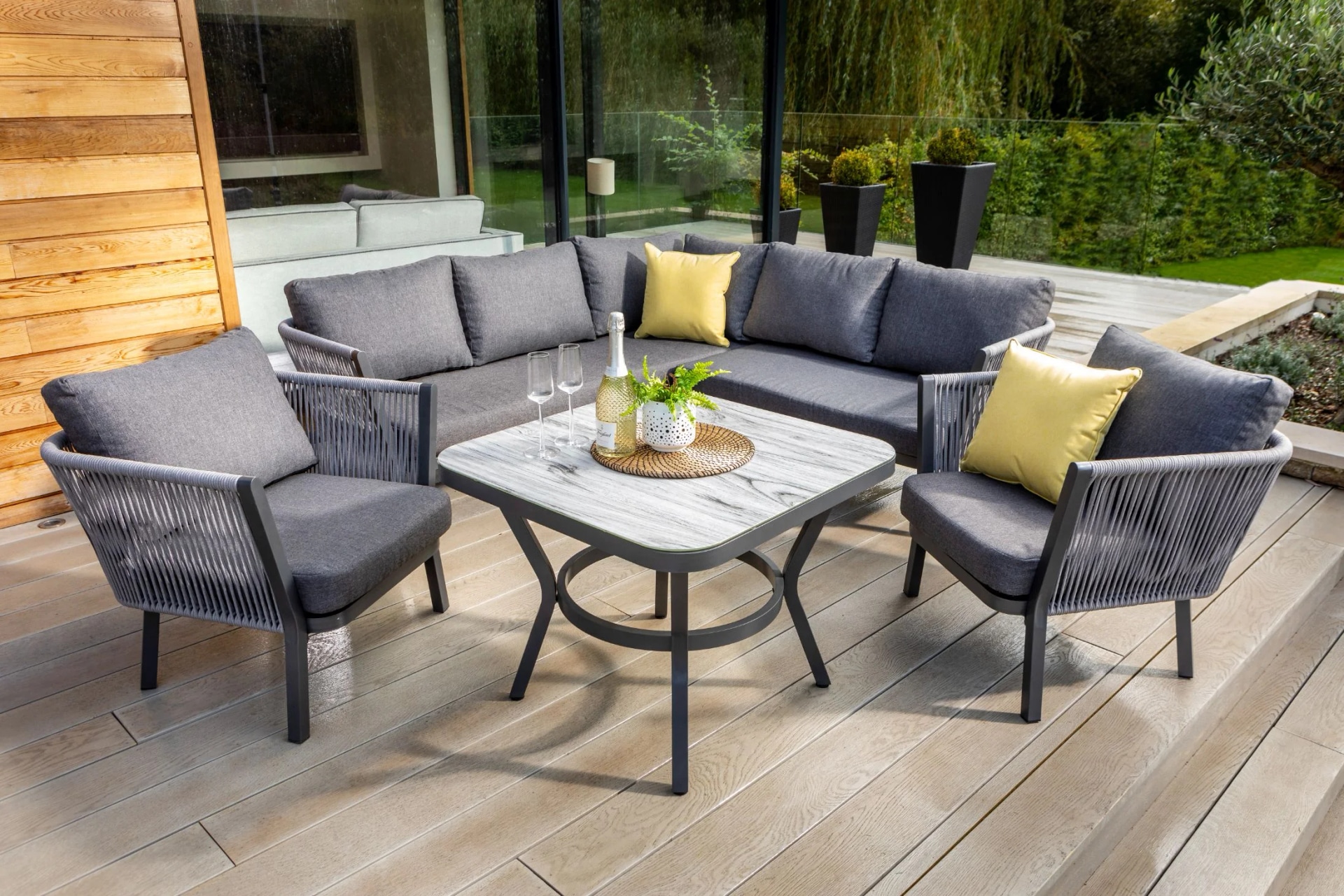 Die langlebigsten Gartenmöbel für extremes Wetter – Kaufberatung