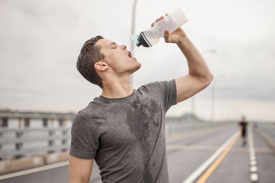 Die Wissenschaft des abgestimmten Wassers: Frequenzen und Wohlbefinden