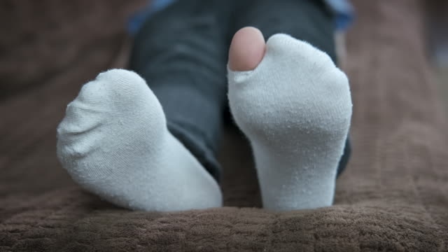 Ein kleiner Schritt für den Fuß, ein großer für das Gehirn: neuro socks aktion
