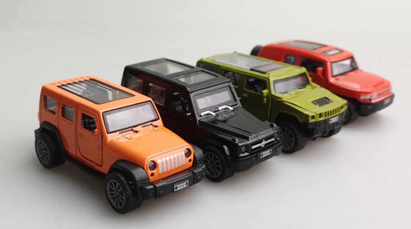 Modellautos 1:18 von Porsche, Mercedes und BMW im Vergleich